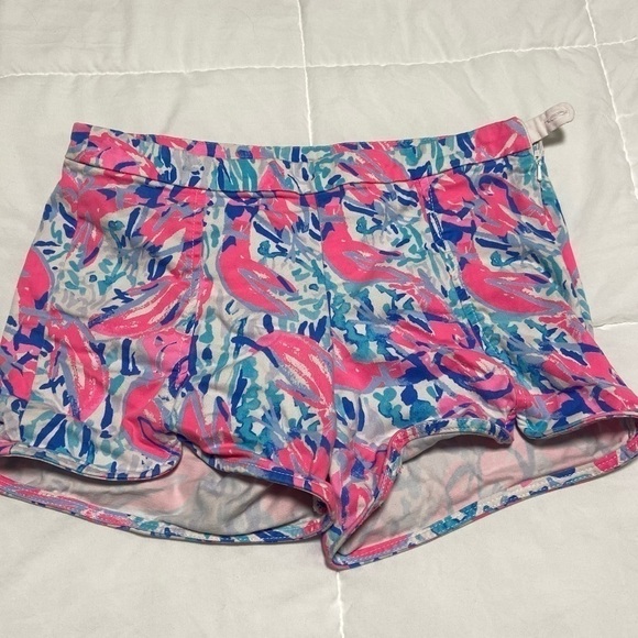 Lilly Pulitzer Hazelle Stretch Short Coral Cracked Up Print Size 00 - Picture 2 of 7